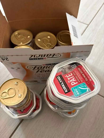 Photo of free Fancy feast and Kirkland cat food (Near Centennial lane) #1