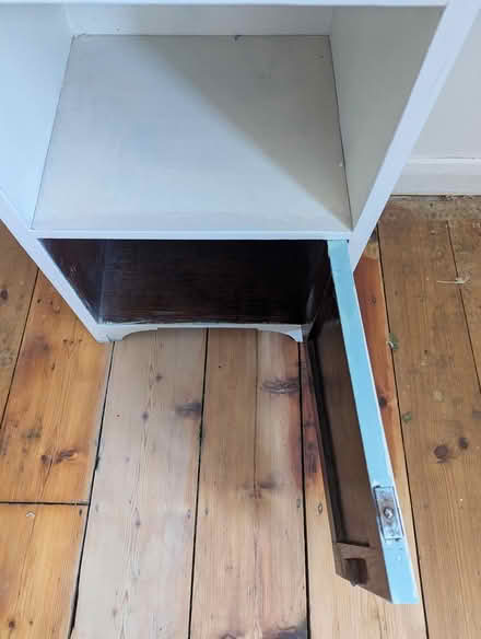 Photo of free Wooden painted bedside cabinet (Reading RG1) #4