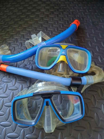 Photo of free 2 scuba diving masks with snorkels (Teddington TW11) #1