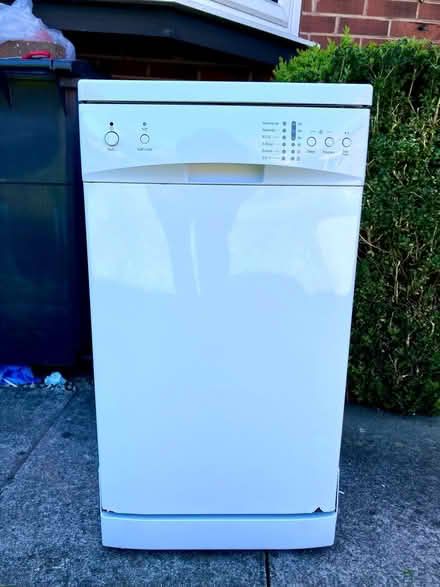 Photo of free Slimline dishwasher (Newton DE55) #1