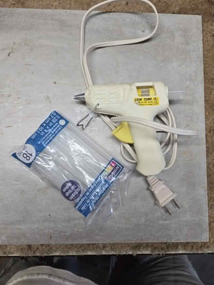 Photo of free Glue gun (Pinellas Park 33781) #1