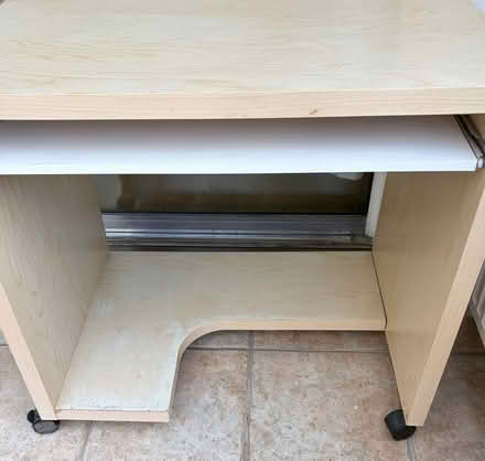 Photo of free Computer table (Northwood HA5) #1