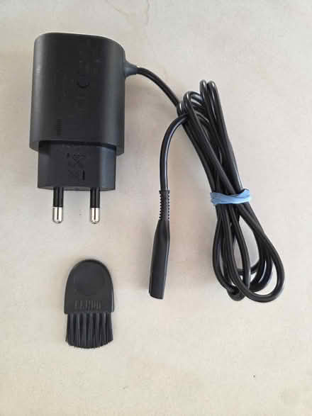 Photo of free Braun Electric Razor (Davidson's Mains Edinburgh) #2