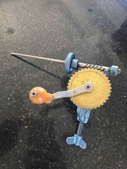 Photo of free chainsaw sharpener (Vanier north) #1