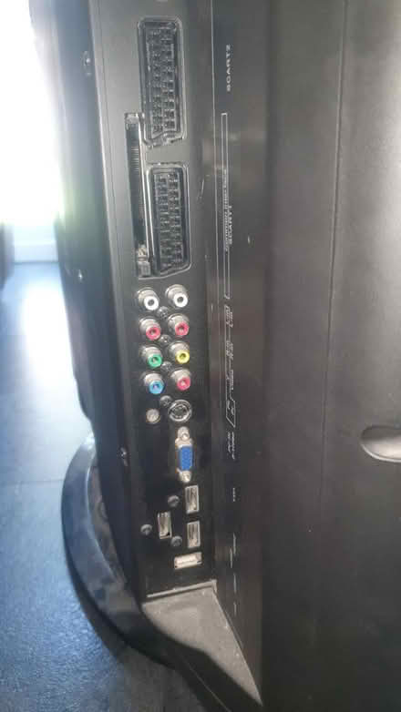 Photo of free 32 inch tv (L35) #3