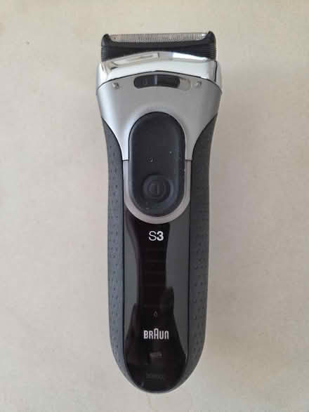 Photo of free Braun Electric Razor (Davidson's Mains Edinburgh) #1