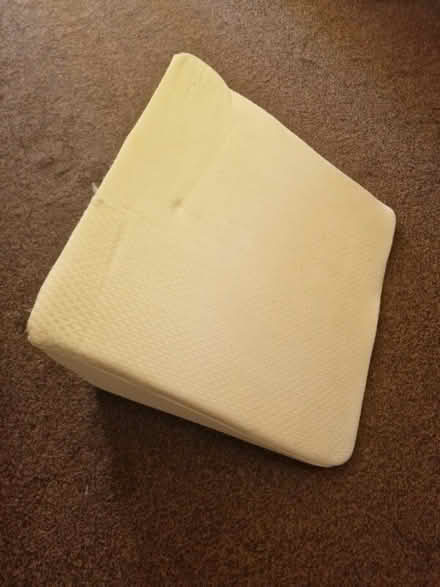 Photo of free Wedge Cushion (Wheatley OX33) #1