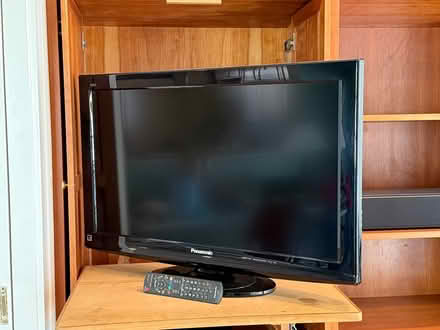 Photo of free Panasonic 32 inch TV w remote (Winchester) #1