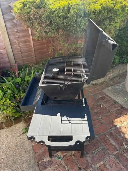 Photo of free BroilKing Gas BBQ – with fuel (KT9 in Hook) #4