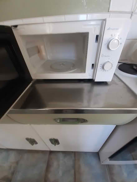 Photo of free Washing machine & microwave (Southgate SA32BT) #4
