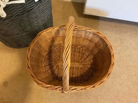 Photo of free Wicker laundry + picnic basket (St. Albans AL1) #2