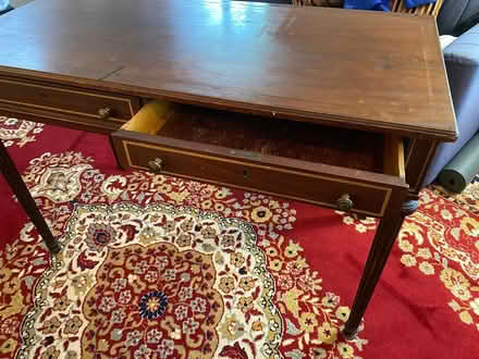 Photo of free an antique table with two drawers (Wedgewood) #2