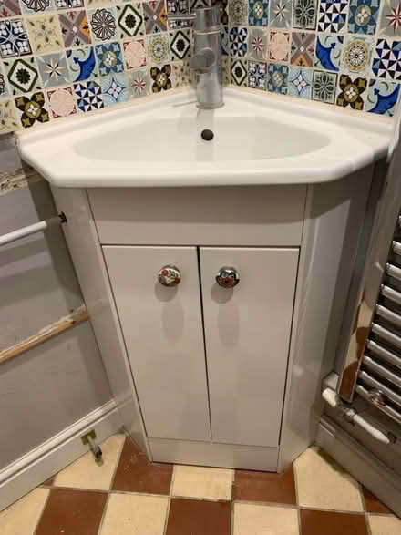 Photo of free Corner sink and cabinet (Dorchester on Thames OX10) #1