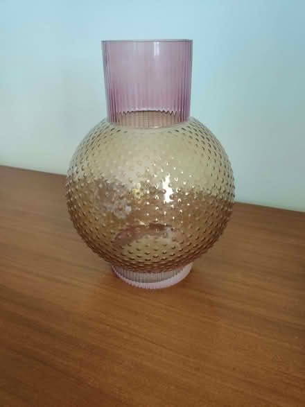 Photo of free Large Vase (Kew TW9) #1