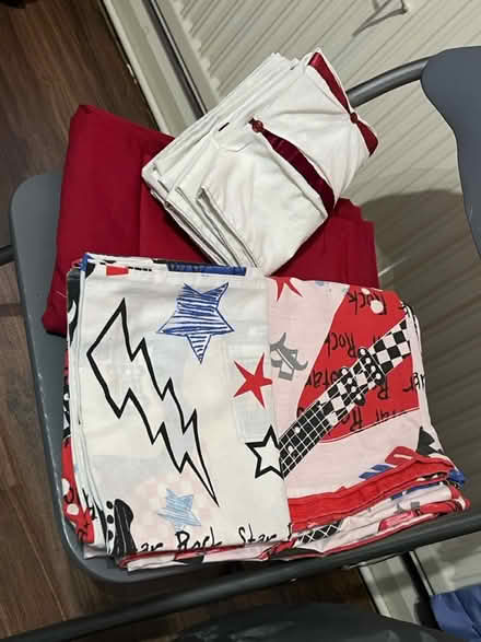 Photo of free Duvet covers red (WN6 Shevington) #1