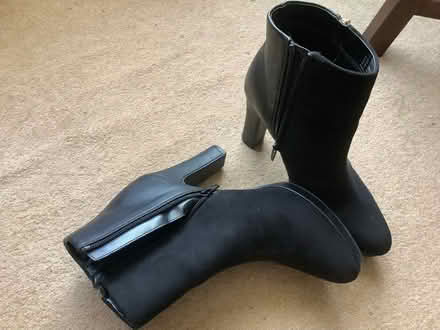 Photo of free Women’s shoes/ boots (Blacklands TN34) #2