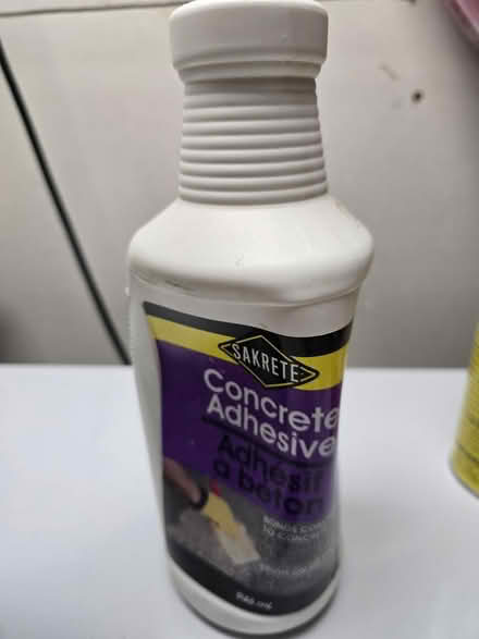Photo of free concrete adhesive (Vanier north) #1
