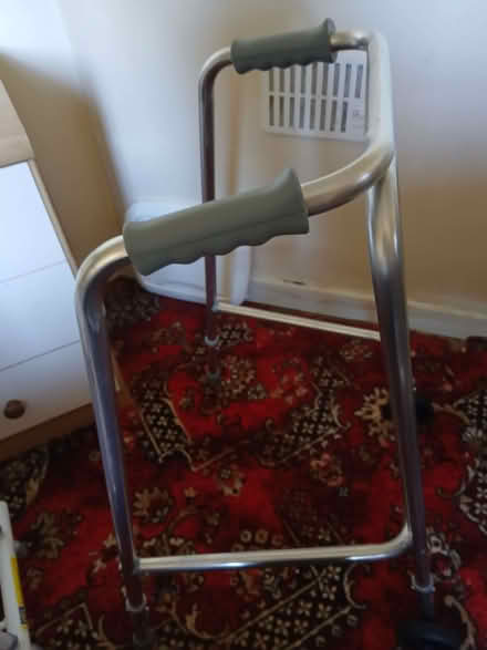 Photo of free Walking Frame (The Green SY7) #1