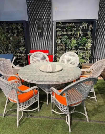 Photo of Garden table and chairs (K1Z8M2) #1