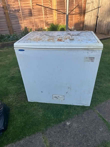 Photo of free Shed Freezer Works - Needs seal (Sonning RG4) #1
