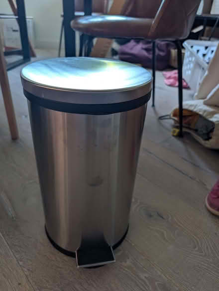 Photo of free Rubbish bin (Herne Hill SE24) #1