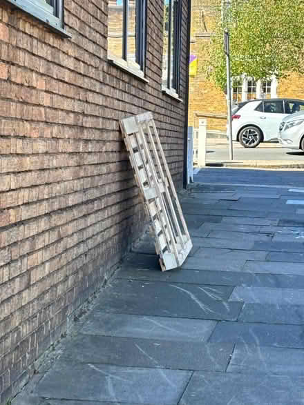 Photo of free Wooden Pallet, great condition (Hendon NW4) #1