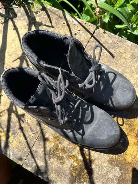 Photo of free Clarks heavy leather boots size 9 (Hoddesdon EN11) #2