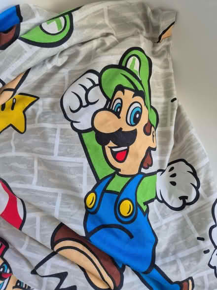 Photo of free Super Mario single duvet cover and pillow case (Abingdon OX14) #1