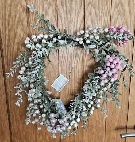 Photo of free Heart-shaped wreath (Cm15 8px) #1