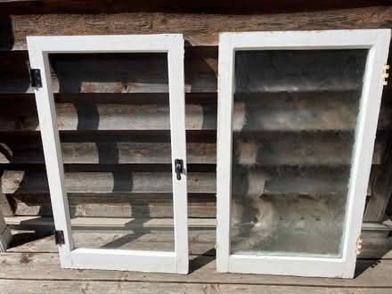 Photo of free two glass windows in wood frames (Huron and Wellington) #1