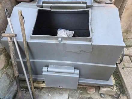 Photo of free Grey plastic coal shed (Renishaw S21) #2