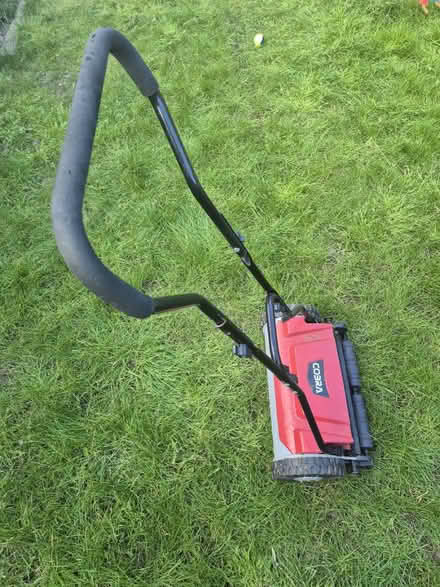Photo of free Manual lawn mower (broken) (SW12 Balham) #4
