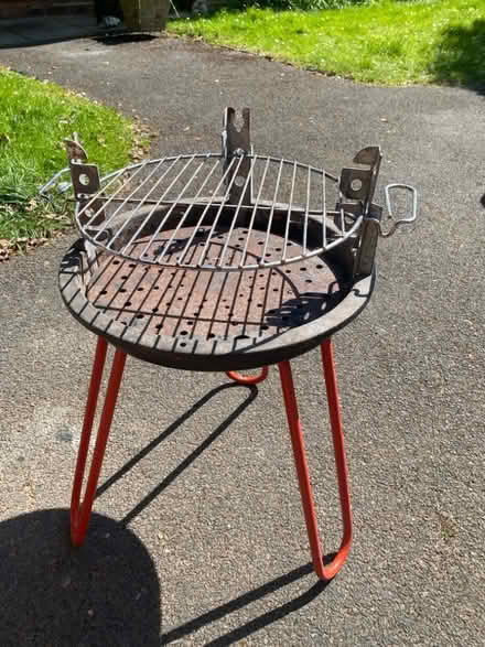 Photo of free Small BBQ (Chineham RG24) #1