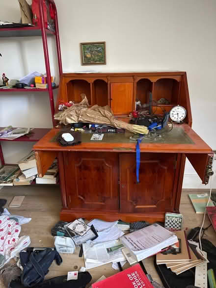 Photo of free Bureau/ writing desk (Finsbury Park N4) #1