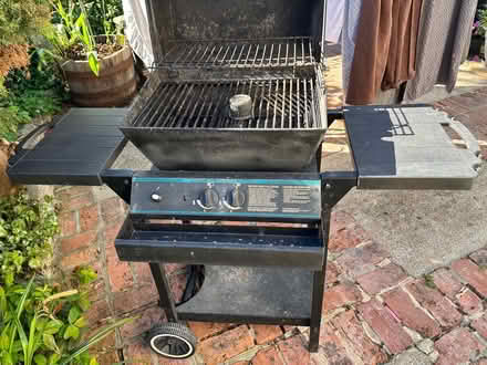 Photo of free BroilKing Gas BBQ – with fuel (KT9 in Hook) #3