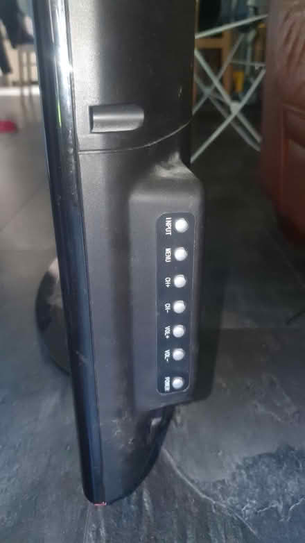 Photo of free 32 inch tv (L35) #2