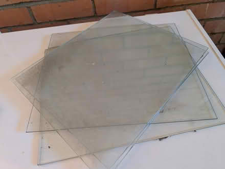 Photo of free 4 Glass shelves (nr Abingdon OX14) #1