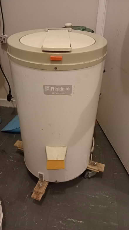 Photo of free Very old frigidaire spin dryer (Homerton E9) #1