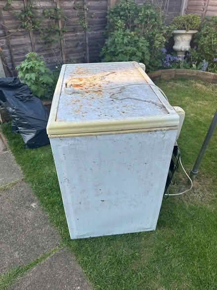 Photo of free Shed Freezer Works - Needs seal (Sonning RG4) #3