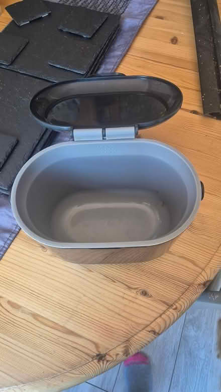 Photo of free Small recycle box (Derby Chaddesden DE21) #2