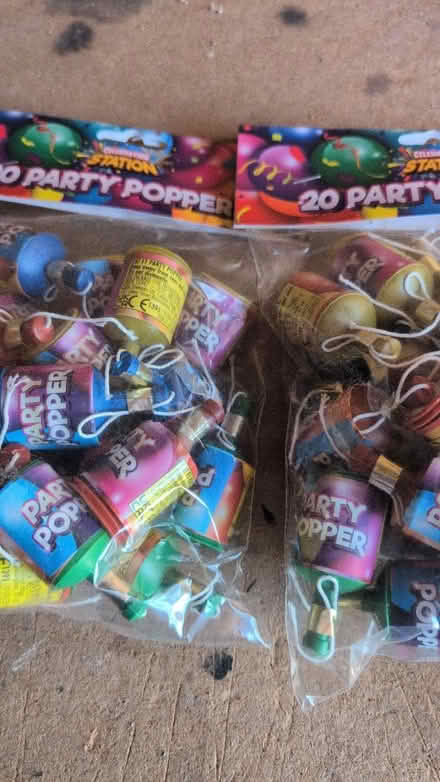 Photo of free 40 party poppers (Edinburgh EH5) #1