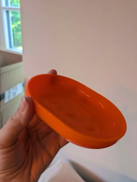 Photo of free Plastic soap dish (Herne Hill SE24) #1