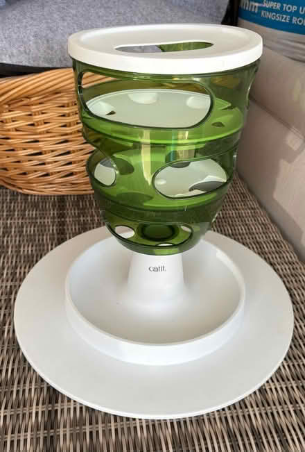 Photo of free cat feeder for dry food (CB6 Ely) #1