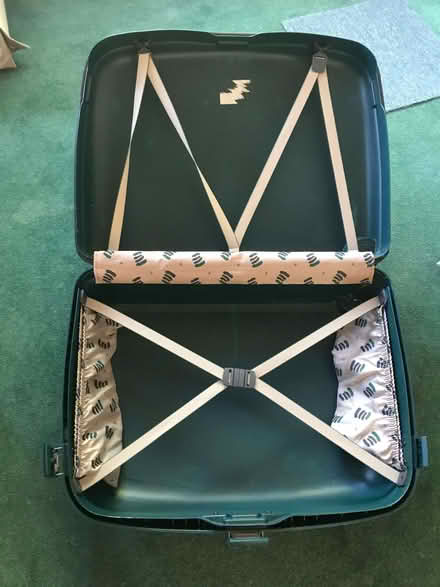 Photo of free Samsonite suitcase (Westerham TN16) #2