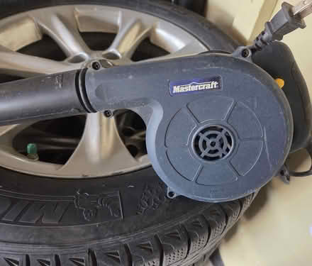 Photo of free Small blower (Moodie Drive and Carling Ave) #2