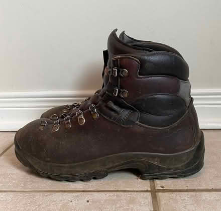 Photo of free SCARPA leather hiking boot (W9) (Hunt Club) #2
