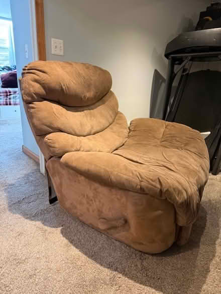 Photo of free Extra Large Papasan Rocking Chair (Northville/Livonia) #1