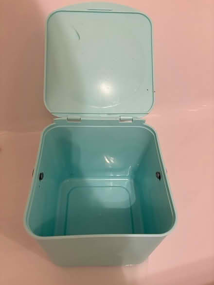 Photo of free Kitchen food / compost caddy (Hextable BR8) #2