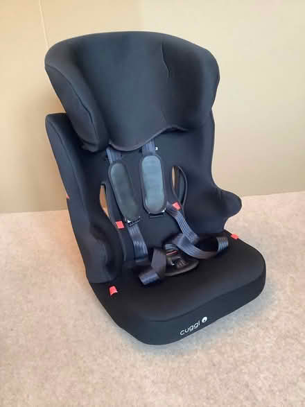 Photo of free cuggl child car seat (Knowle B93) #1