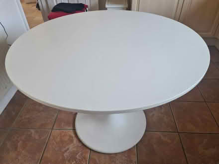 Photo of free White Round Table (NN4 5BD) #4